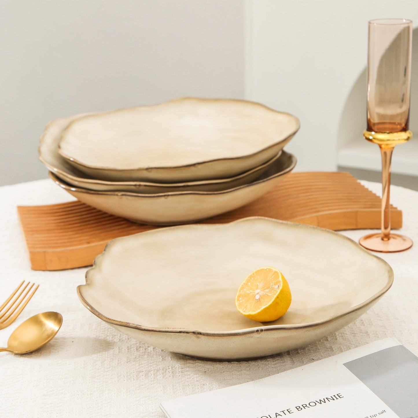 4-Piece Stoneware Deep Plate Set in Crema