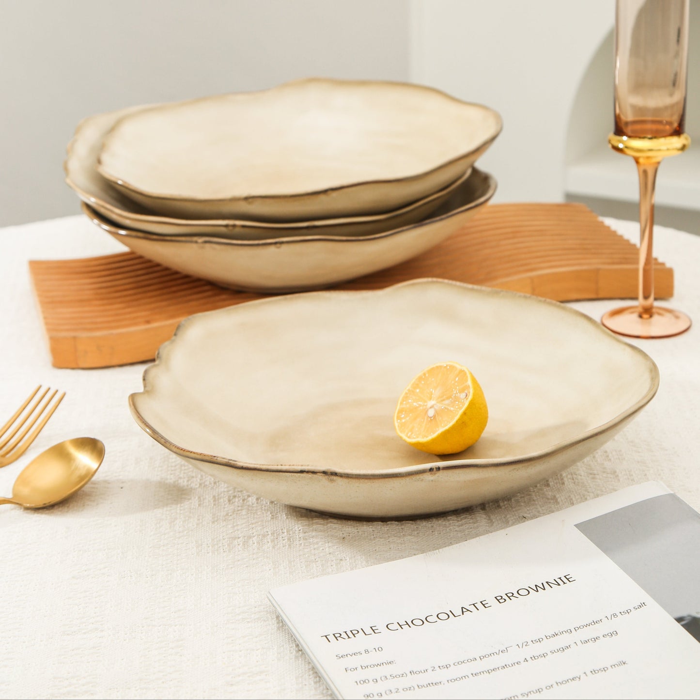 4-Piece Stoneware Deep Plate Set in Crema