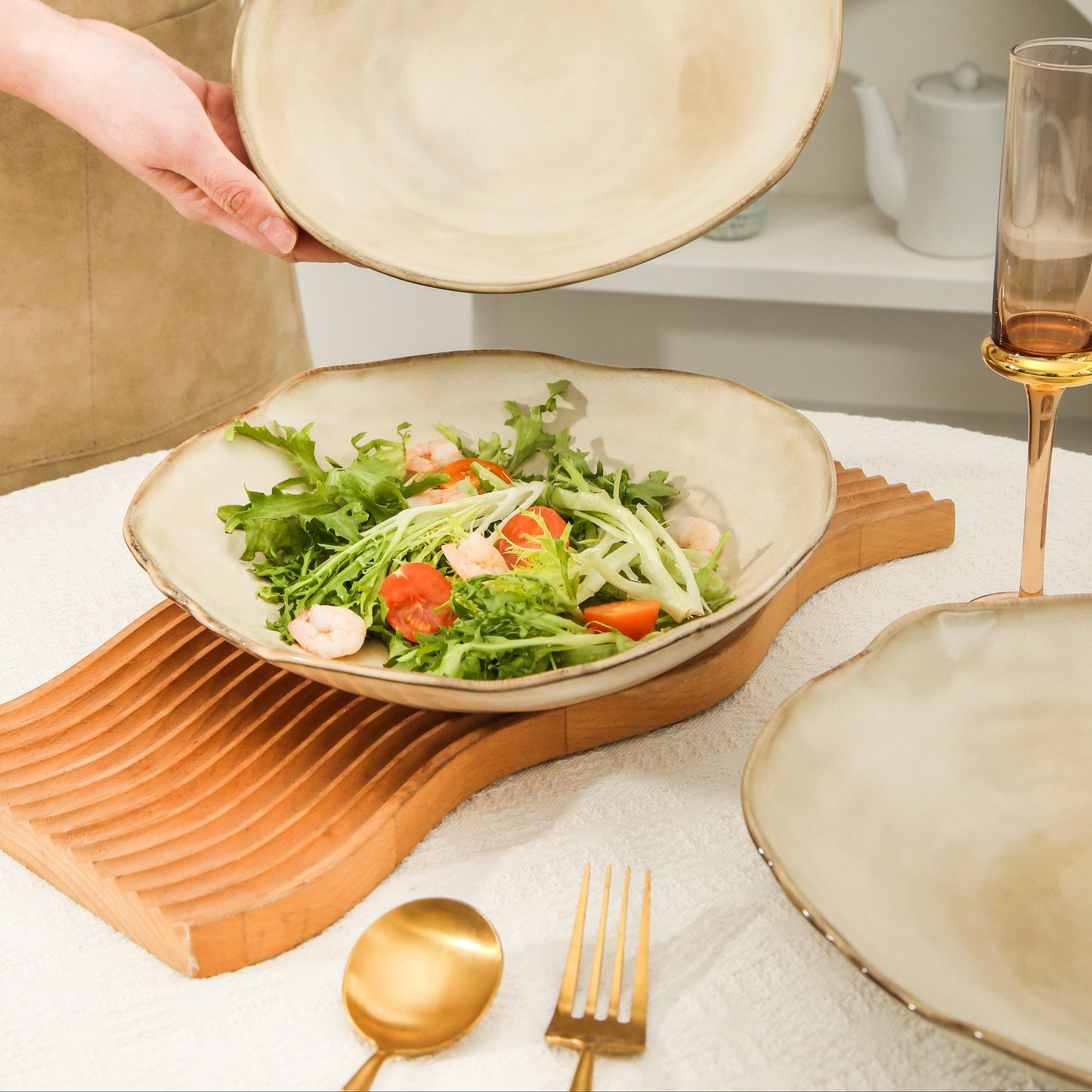 4-Piece Stoneware Deep Plate Set in Crema