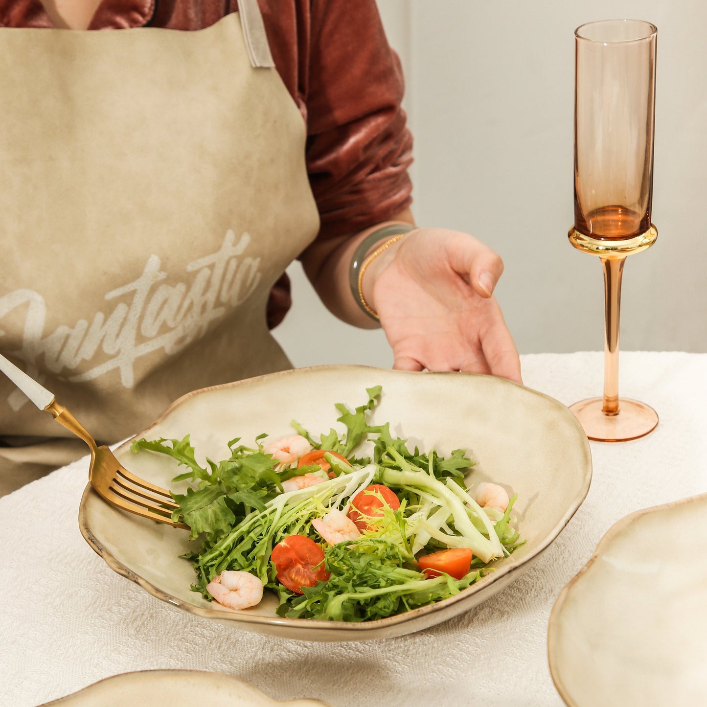 4-Piece Stoneware Deep Plate Set in Crema