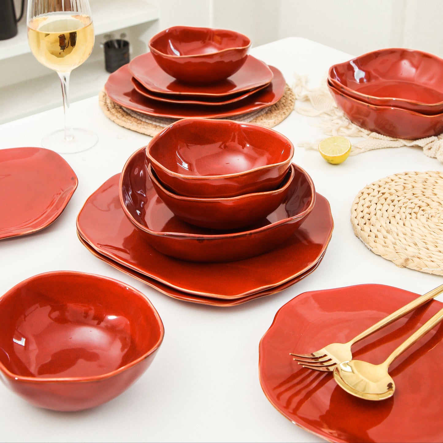 16-Piece Dinnerware Set – Garnet Rouge