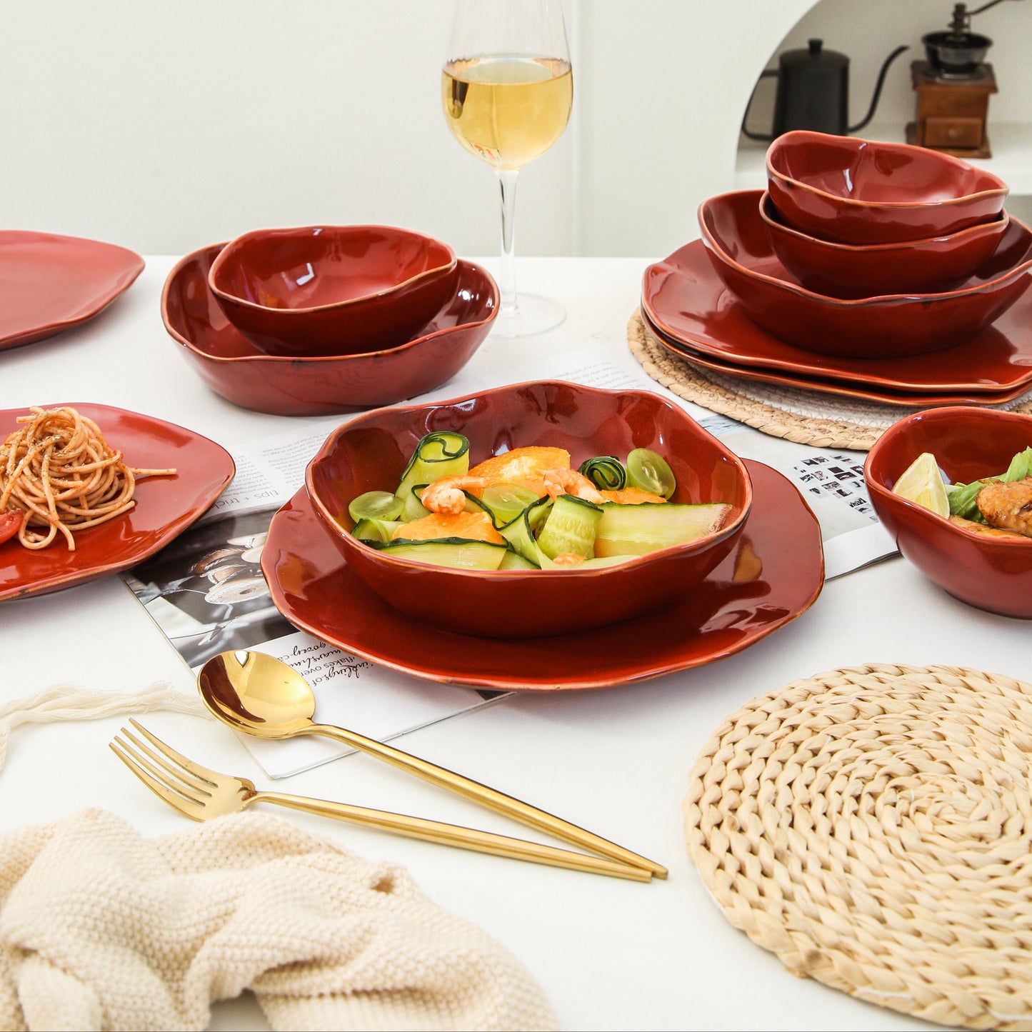 16-Piece Dinnerware Set – Garnet Rouge