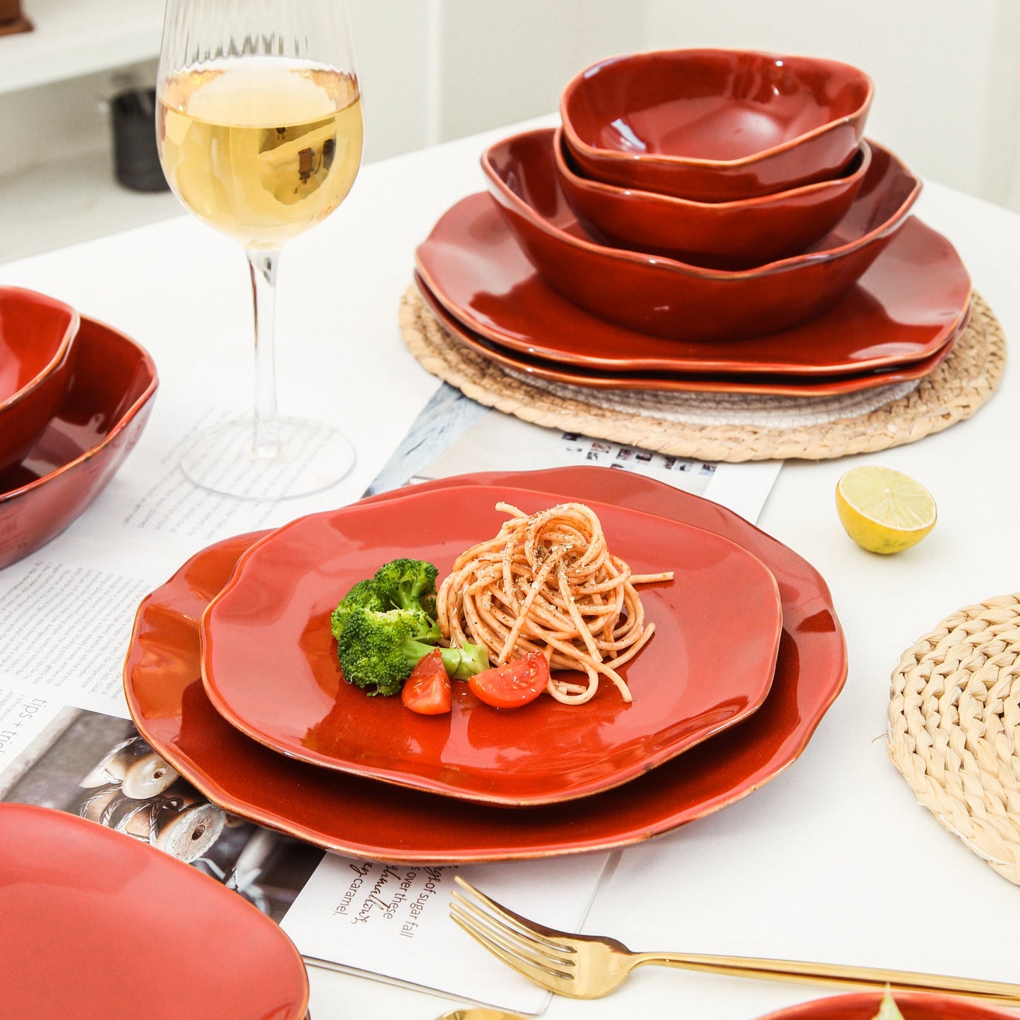 16-Piece Dinnerware Set – Garnet Rouge